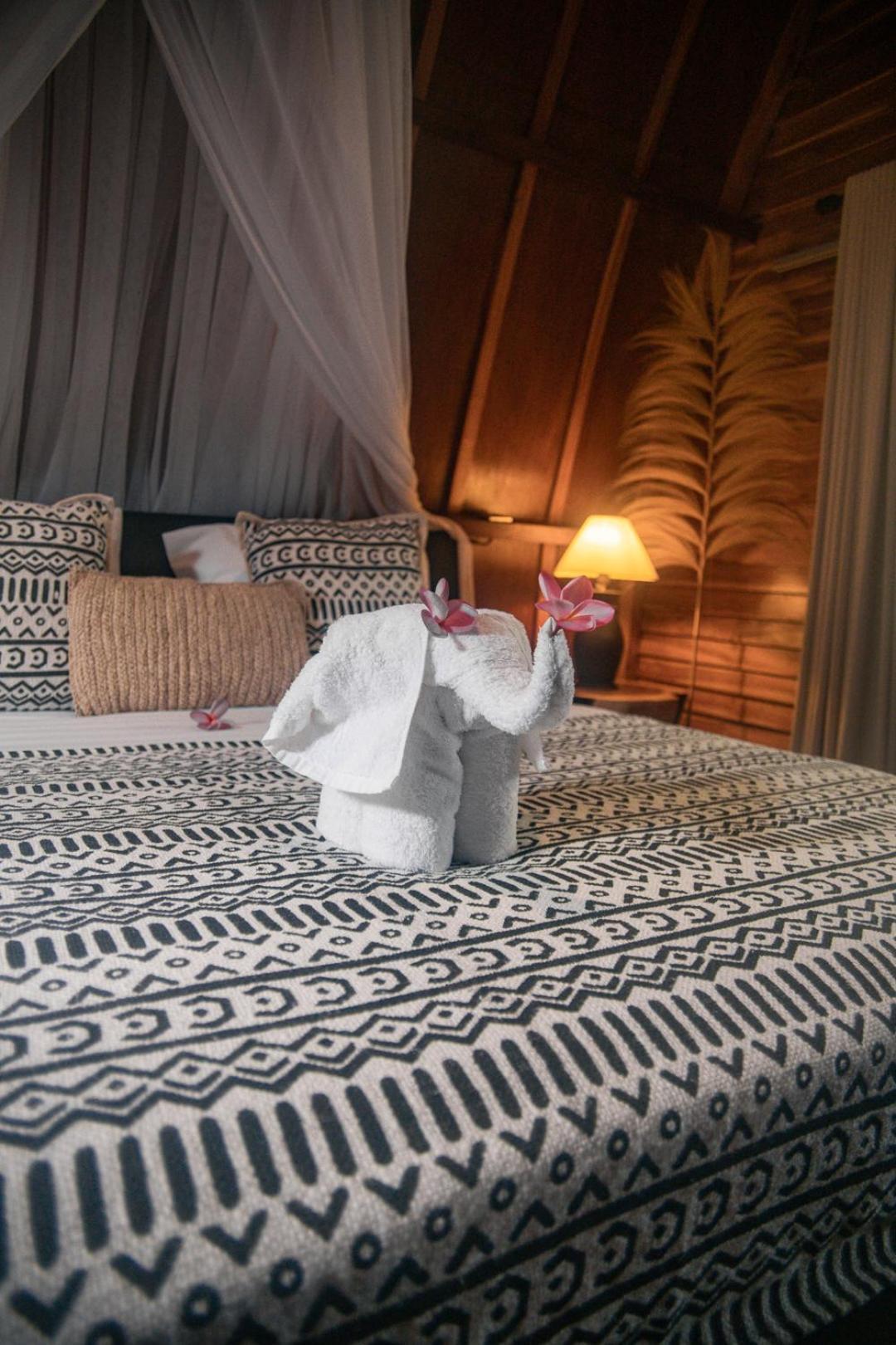 Hakuna Matata Resort Гили-Эйр Экстерьер фото